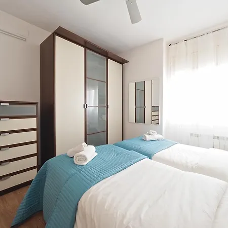 아파트 Sagrada Familia Attic Terrace Views 바르셀로나