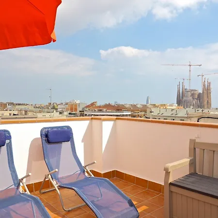 Sagrada Familia Attic Terrace Views Apartment